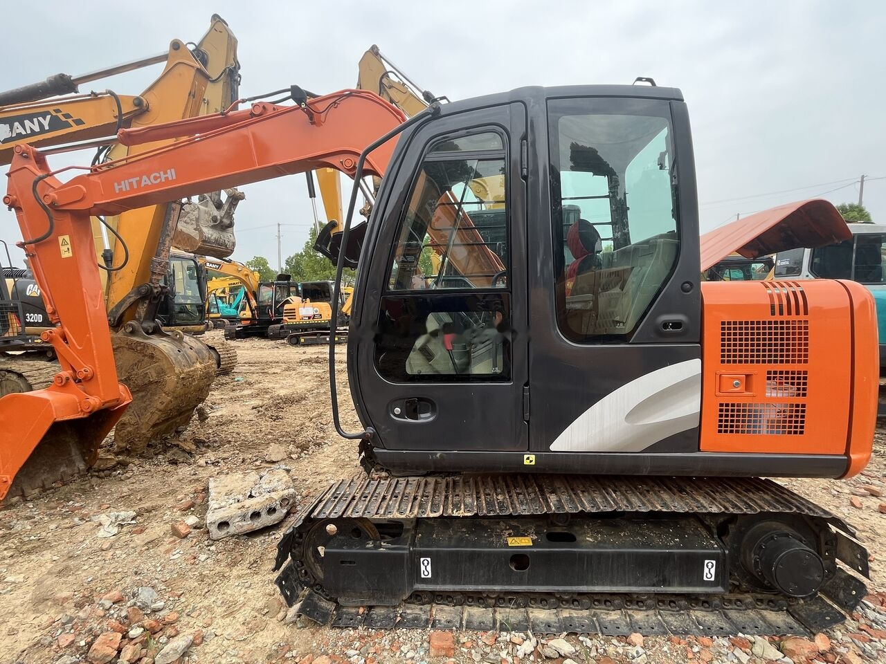 Hitachi ZX70 - Ekskavator mini: gambar 5 Hitachi ZX70 - Ekskavator mini: gambar 5