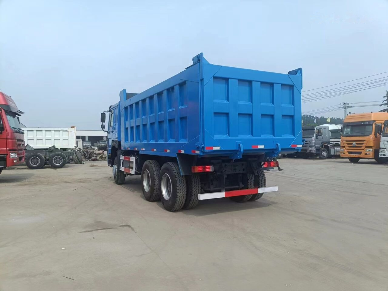 Truk jungkit Howo 371: gambar 12 Truk jungkit Howo 371: gambar 12