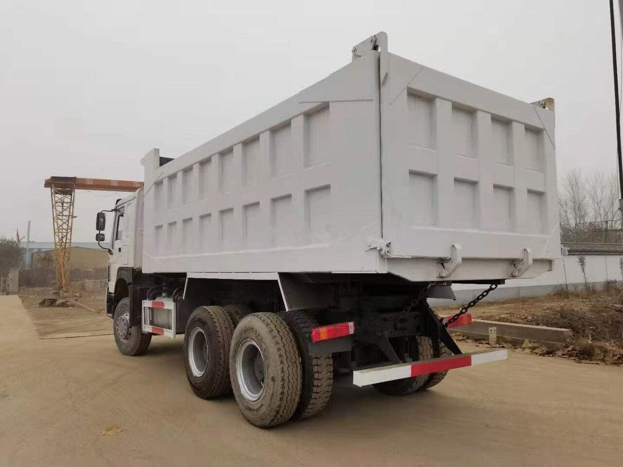 Howo 375 - Truk jungkit: gambar 4 Howo 375 - Truk jungkit: gambar 4