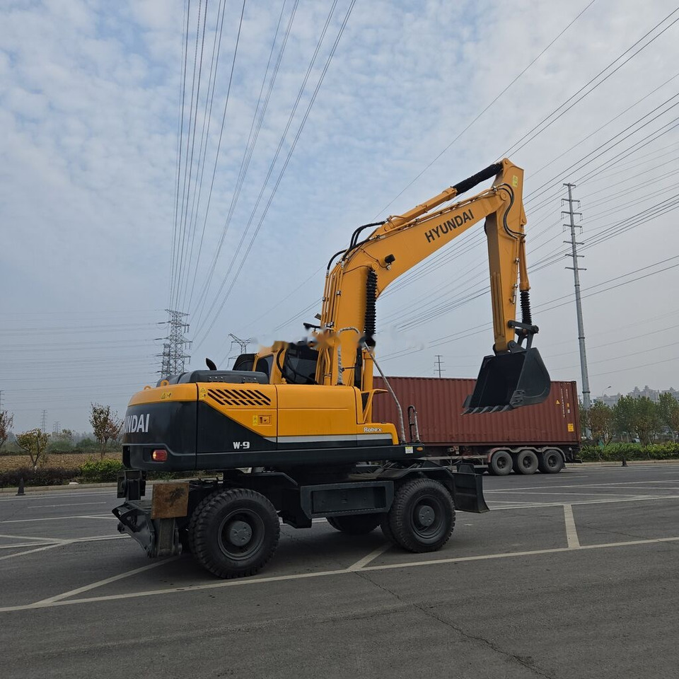 Hyundai R210W-9 - Ekskavator roda: gambar 2 Hyundai R210W-9 - Ekskavator roda: gambar 2