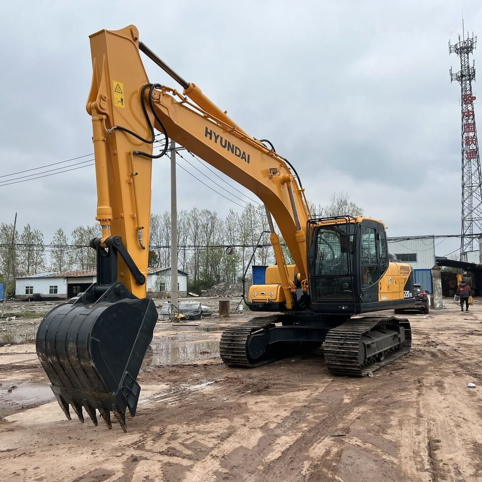 Hyundai R220-9S - Ekskavator perayap: gambar 3 Hyundai R220-9S - Ekskavator perayap: gambar 3