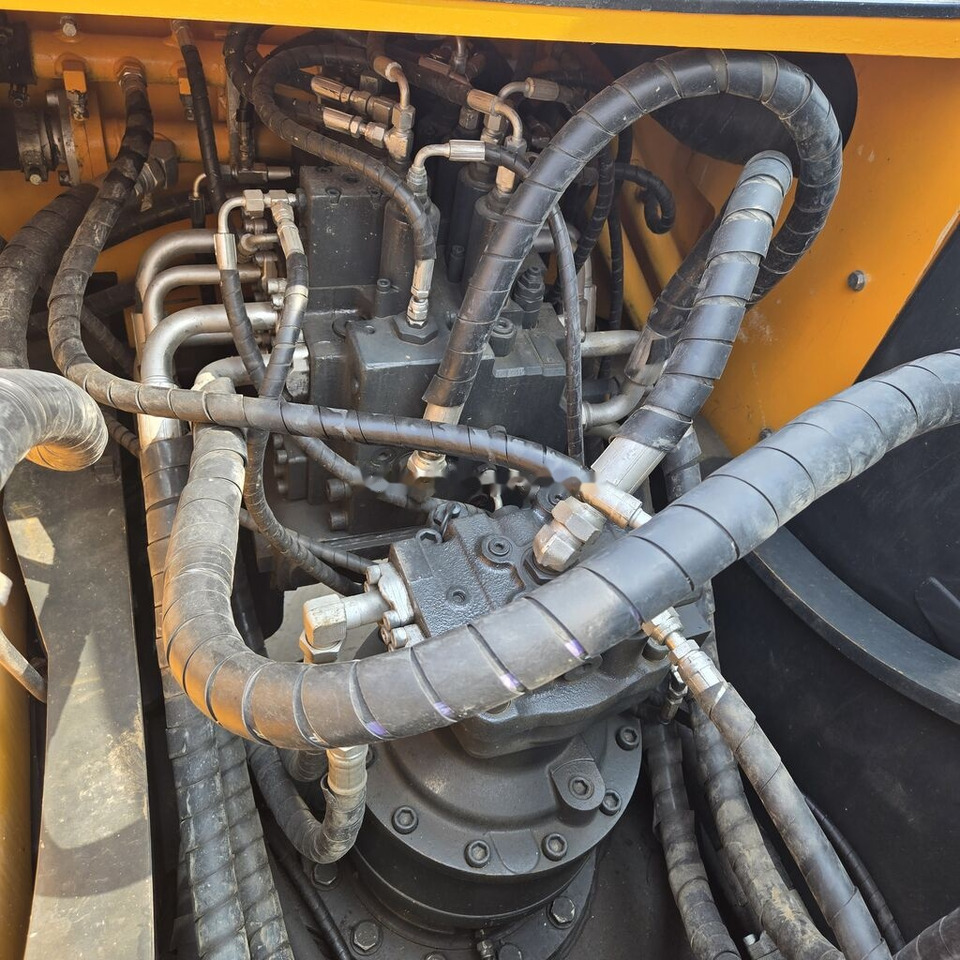 Hyundai R225-9S - Ekskavator perayap: gambar 3 Hyundai R225-9S - Ekskavator perayap: gambar 3