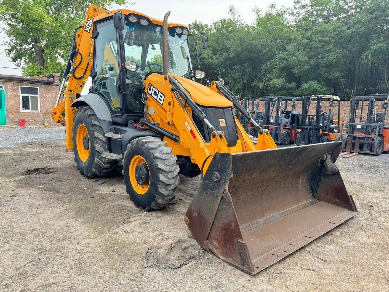JCB 3CX Telescopic Arm Plus Four in One Bucket - Backhoe loader: gambar 2 JCB 3CX Telescopic Arm Plus Four in One Bucket - Backhoe loader: gambar 2