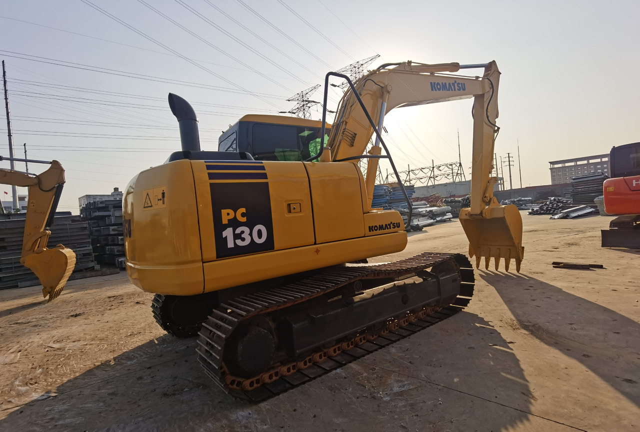 KOMATSU PC130-7 - Ekskavator mini: gambar 2 KOMATSU PC130-7 - Ekskavator mini: gambar 2
