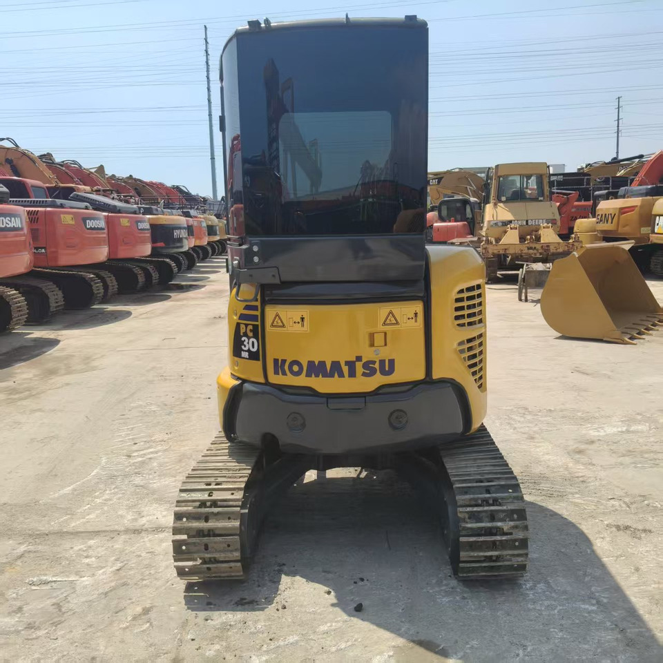 KOMATSU PC30 - Ekskavator mini: gambar 4 KOMATSU PC30 - Ekskavator mini: gambar 4