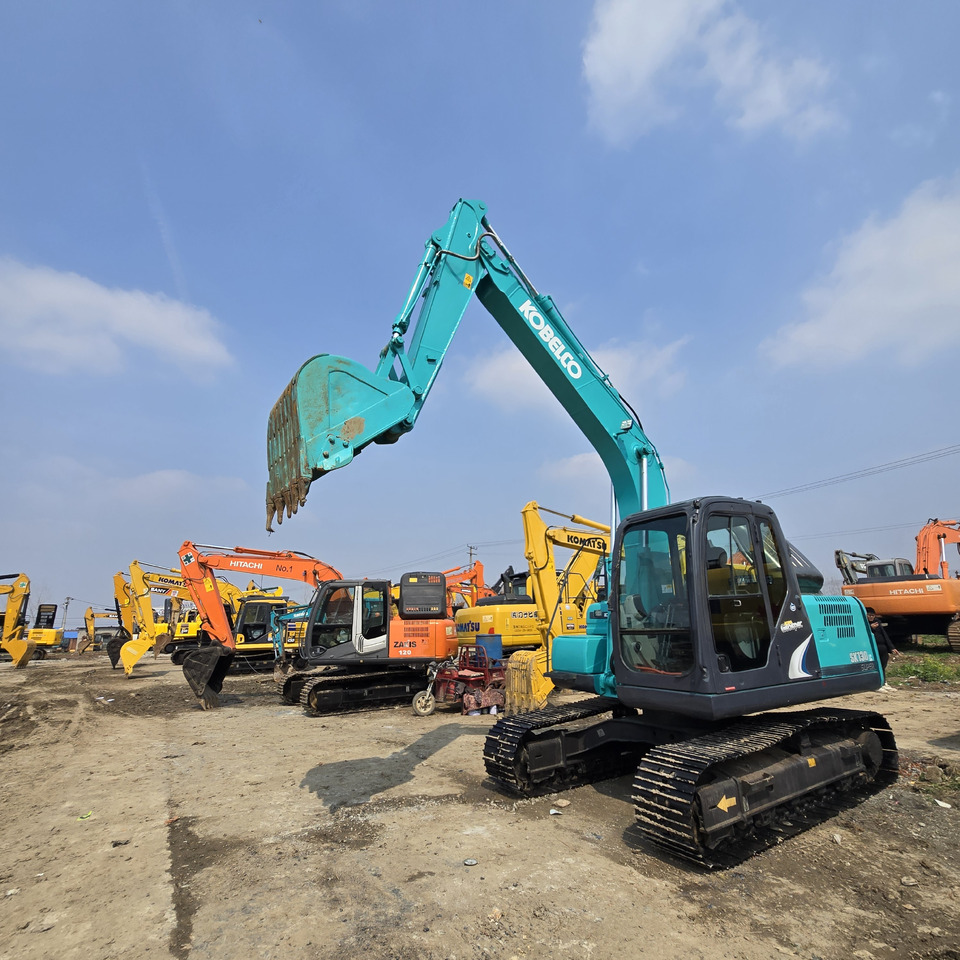 Ekskavator perayap Kobelco SK130-8: gambar 6