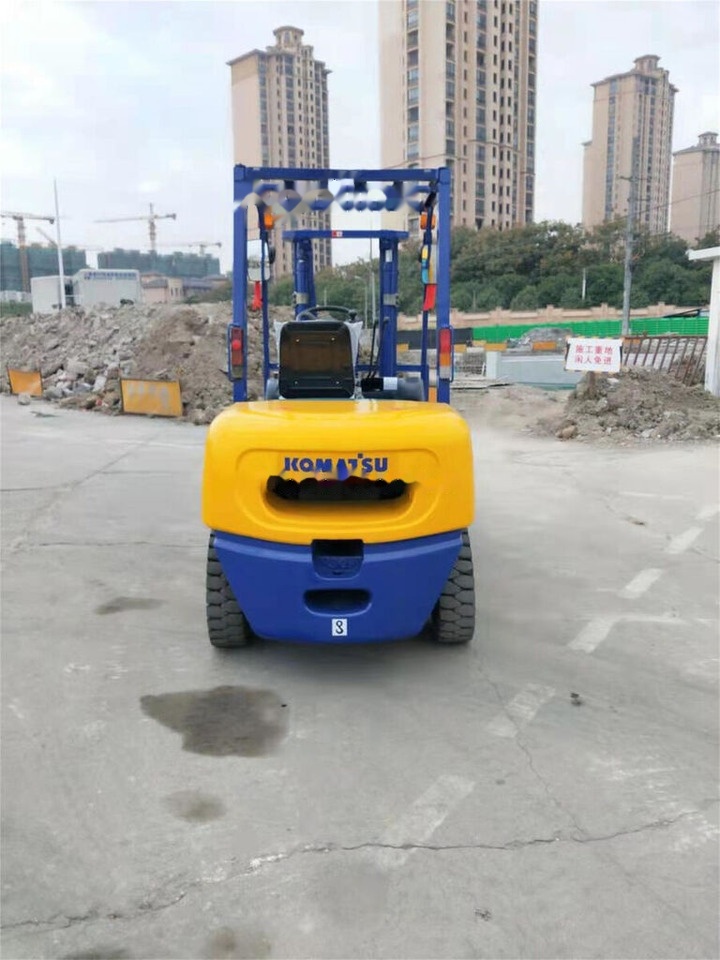 Komatsu FD30 - Forklift diesel: gambar 2 Komatsu FD30 - Forklift diesel: gambar 2