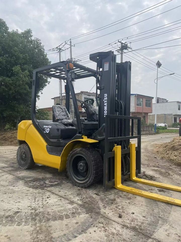 Komatsu FD30 - Forklift diesel: gambar 4 Komatsu FD30 - Forklift diesel: gambar 4