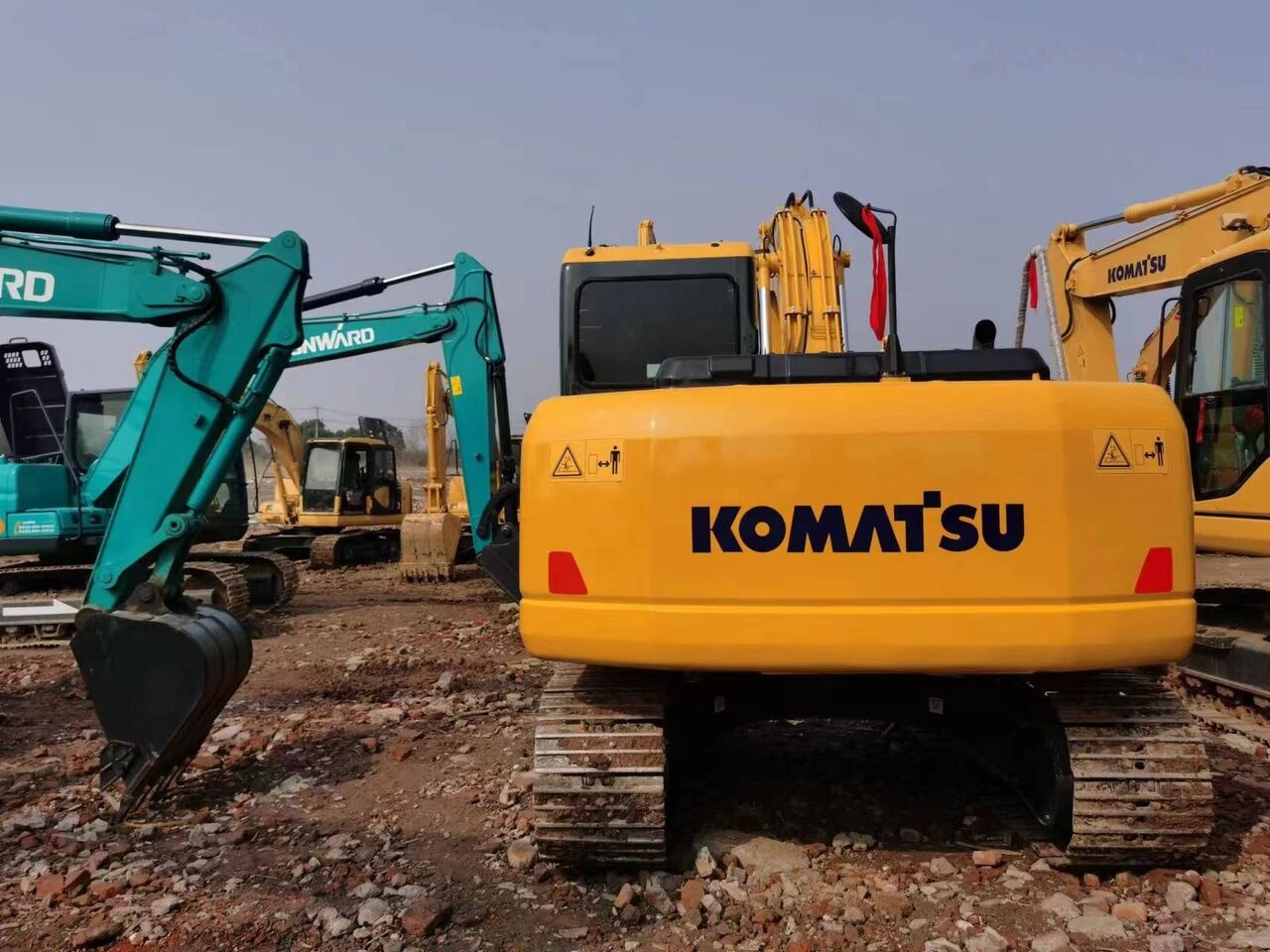 Komatsu PC130 - Ekskavator perayap: gambar 1 Komatsu PC130 - Ekskavator perayap: gambar 1