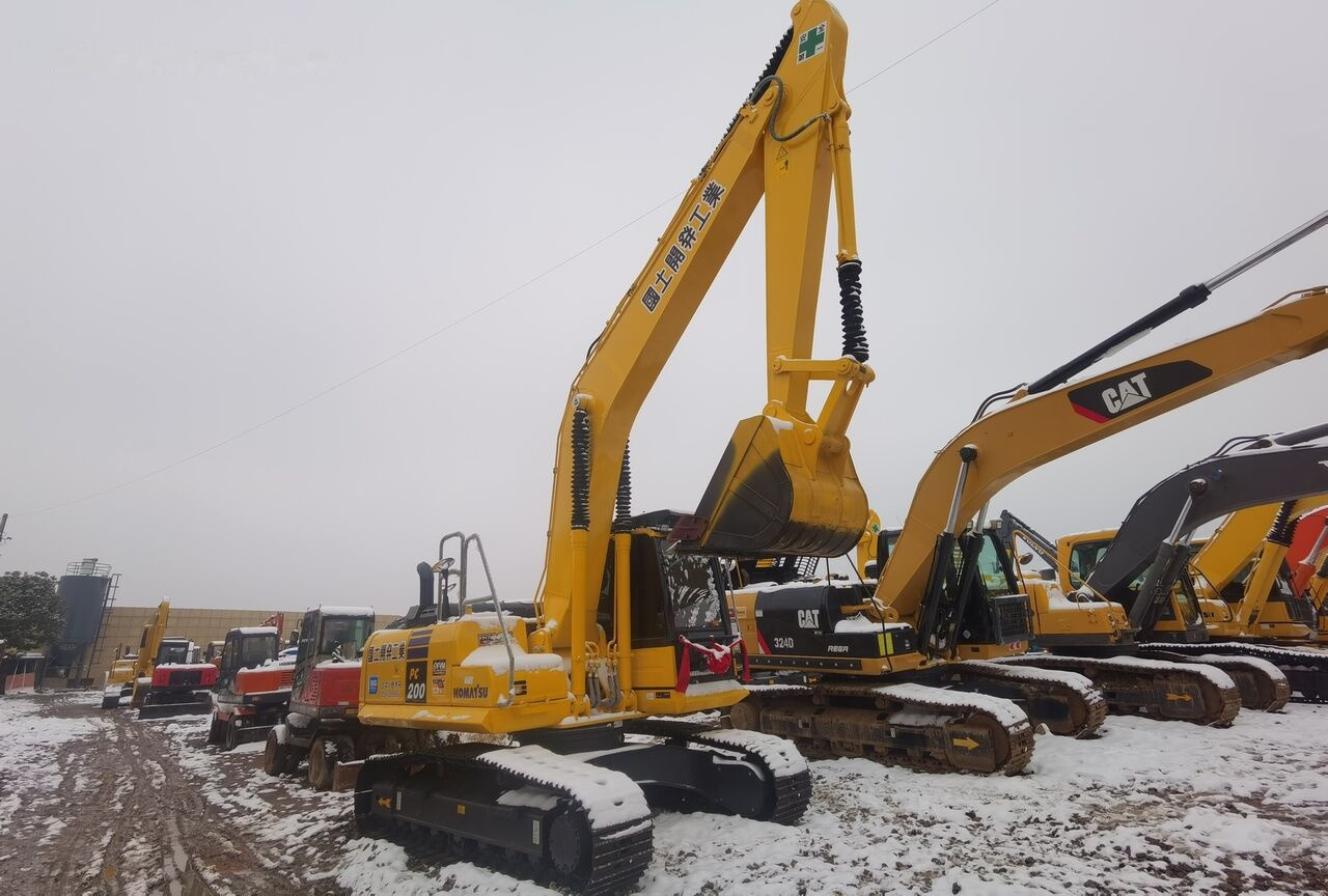 Komatsu PC200-8 - Ekskavator perayap: gambar 4 Komatsu PC200-8 - Ekskavator perayap: gambar 4