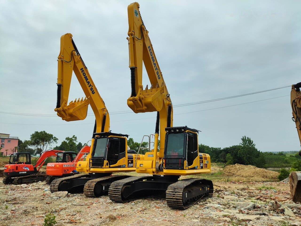 Komatsu PC240 - Ekskavator perayap: gambar 1 Komatsu PC240 - Ekskavator perayap: gambar 1