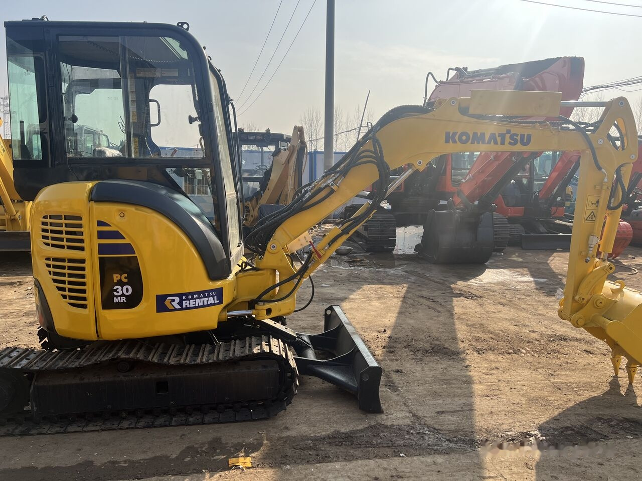 Komatsu PC30MR - Ekskavator mini: gambar 1 Komatsu PC30MR - Ekskavator mini: gambar 1