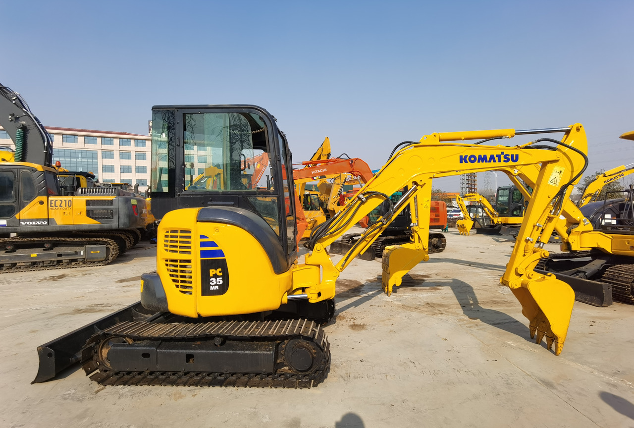 Komatsu PC35MR - Ekskavator mini: gambar 1 Komatsu PC35MR - Ekskavator mini: gambar 1