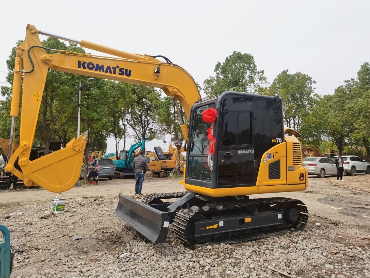 Komatsu PC70-8 - Ekskavator perayap: gambar 3 Komatsu PC70-8 - Ekskavator perayap: gambar 3