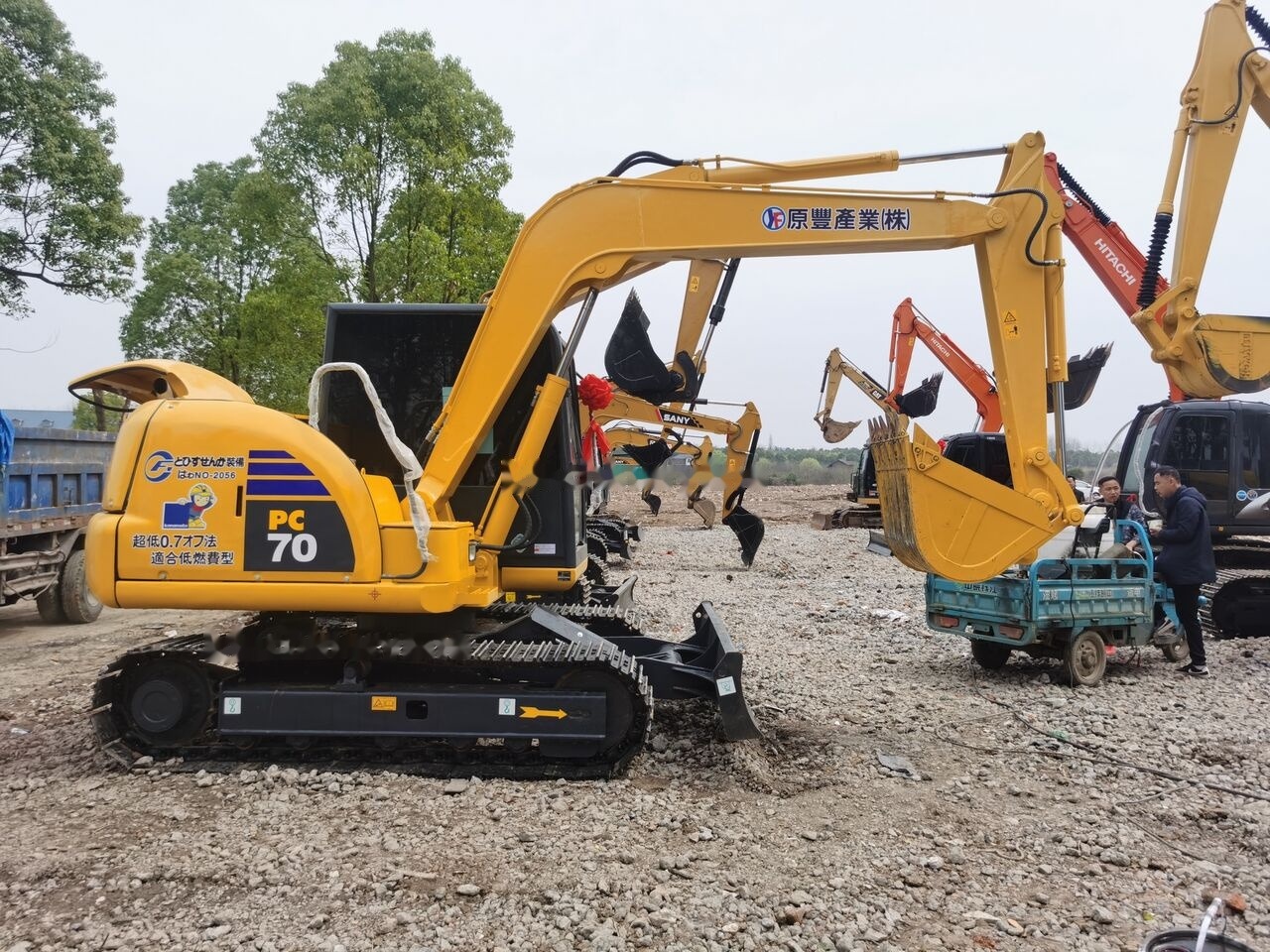 Komatsu PC70-8 - Ekskavator perayap: gambar 1 Komatsu PC70-8 - Ekskavator perayap: gambar 1