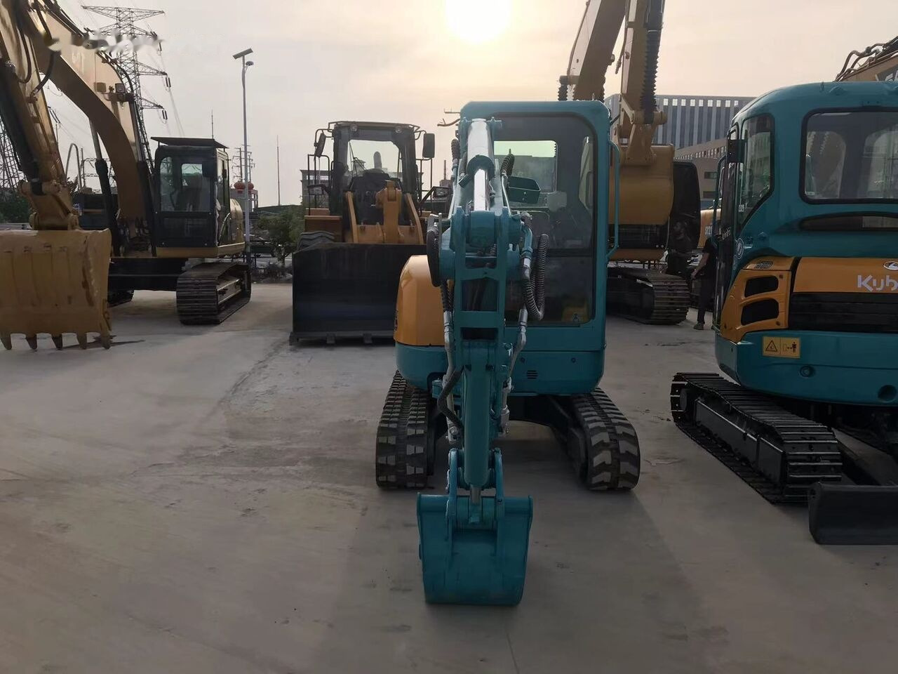 Kubota U25 - Ekskavator mini: gambar 3 Kubota U25 - Ekskavator mini: gambar 3