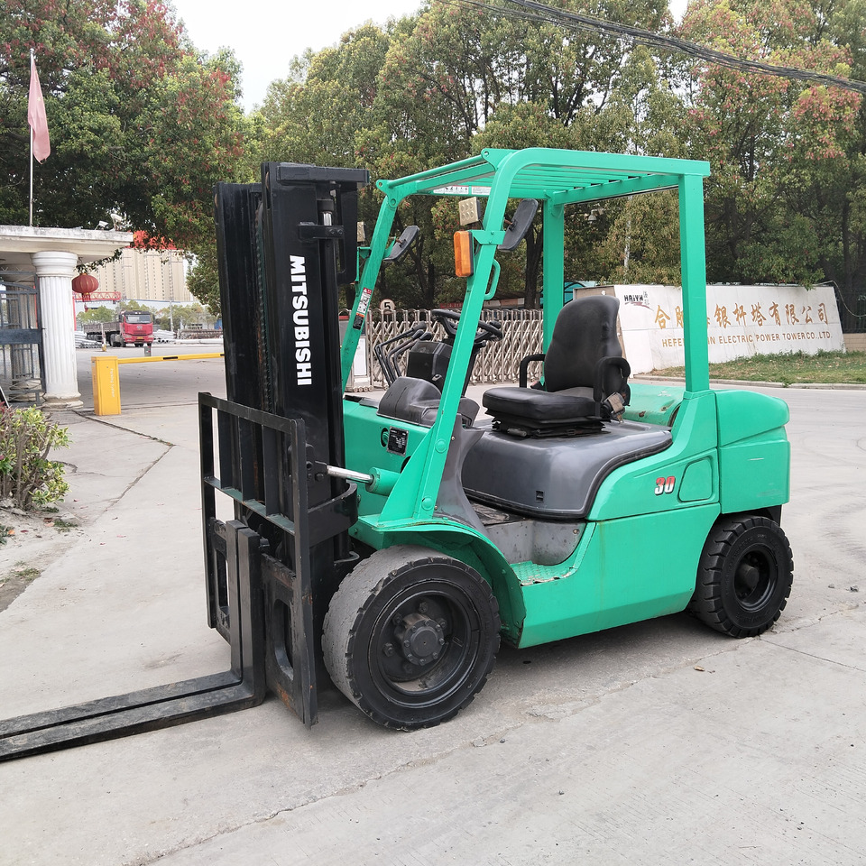 Mitsubishi FD30 - Forklift diesel: gambar 3 Mitsubishi FD30 - Forklift diesel: gambar 3
