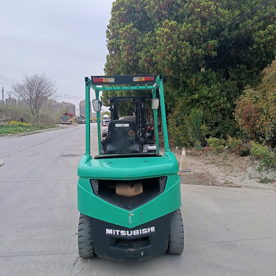 Mitsubishi FD30 - Forklift diesel: gambar 5 Mitsubishi FD30 - Forklift diesel: gambar 5