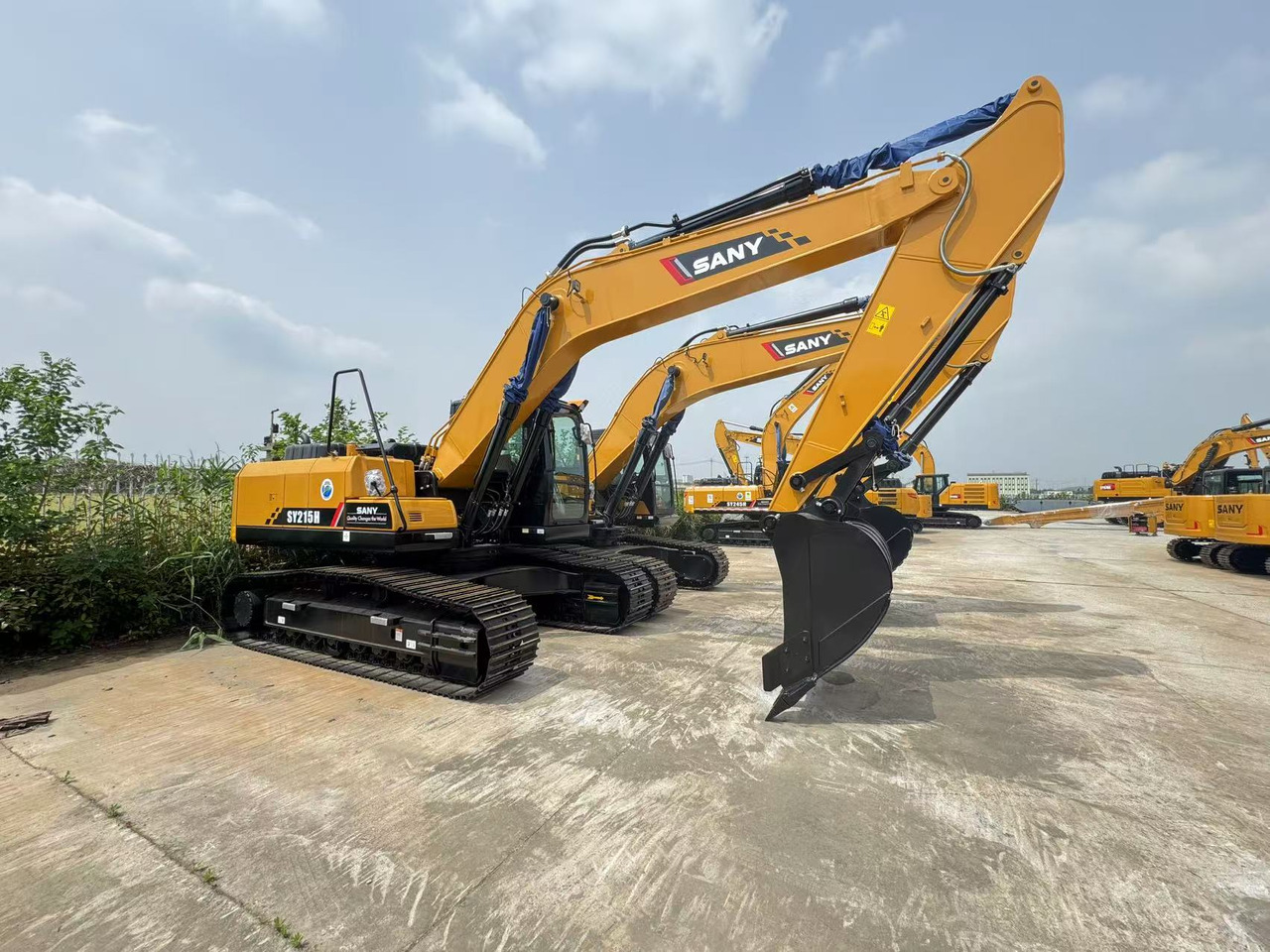 SANY SY215H - Ekskavator perayap: gambar 2 SANY SY215H - Ekskavator perayap: gambar 2