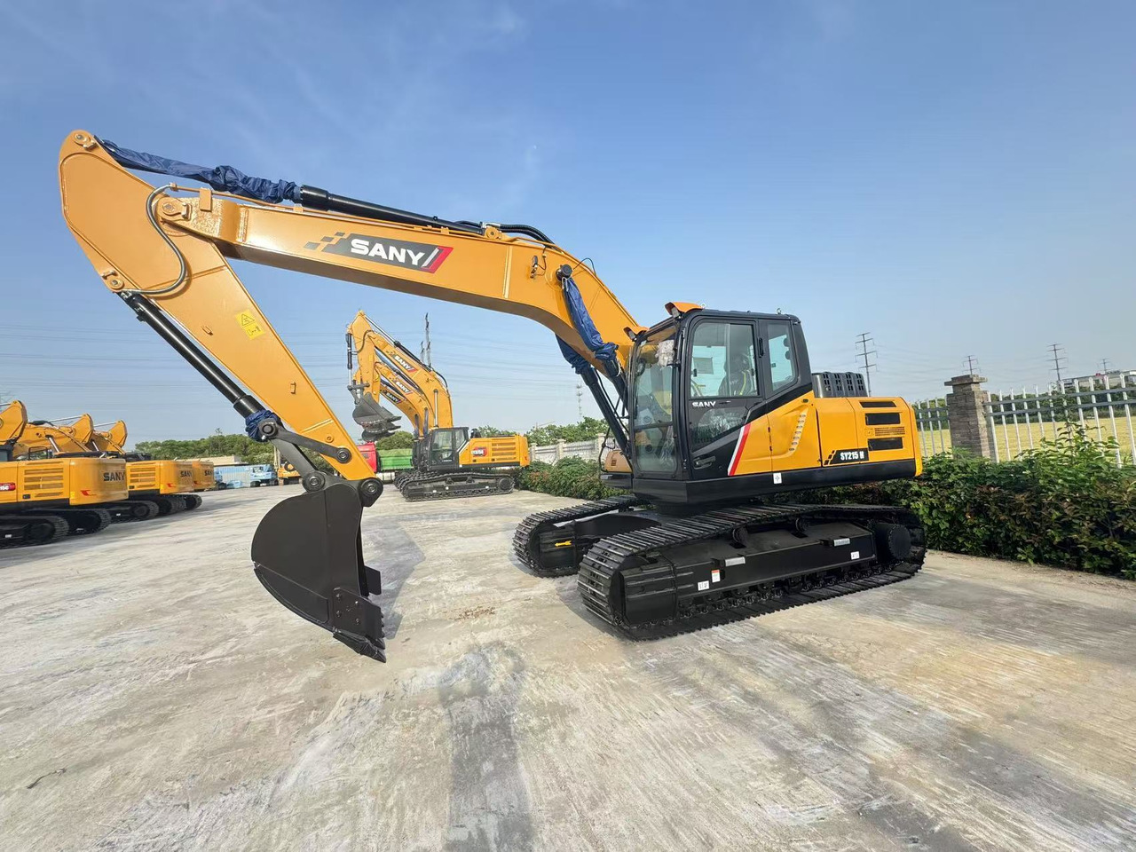 SANY SY215H - Ekskavator perayap: gambar 4 SANY SY215H - Ekskavator perayap: gambar 4