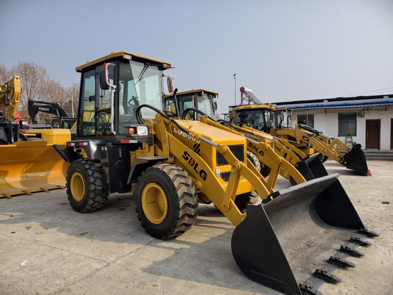SDLG LGB680 - Backhoe loader: gambar 2 SDLG LGB680 - Backhoe loader: gambar 2