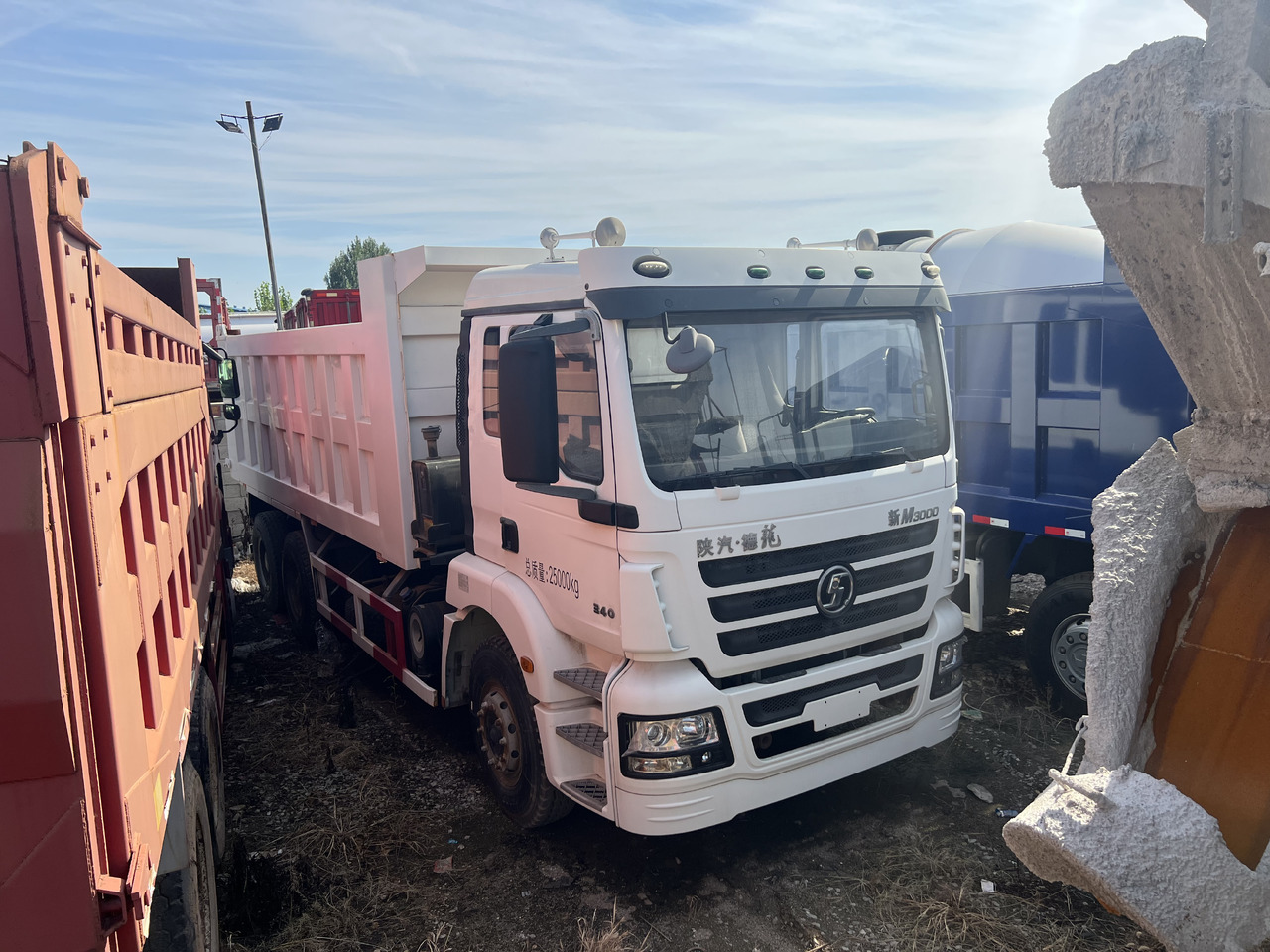 SHACMAN F3000 - Truk jungkit: gambar 4 SHACMAN F3000 - Truk jungkit: gambar 4