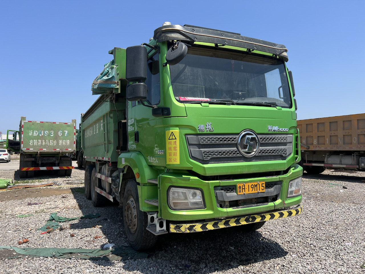 SHACMAN M3000 - Truk jungkit: gambar 1 SHACMAN M3000 - Truk jungkit: gambar 1