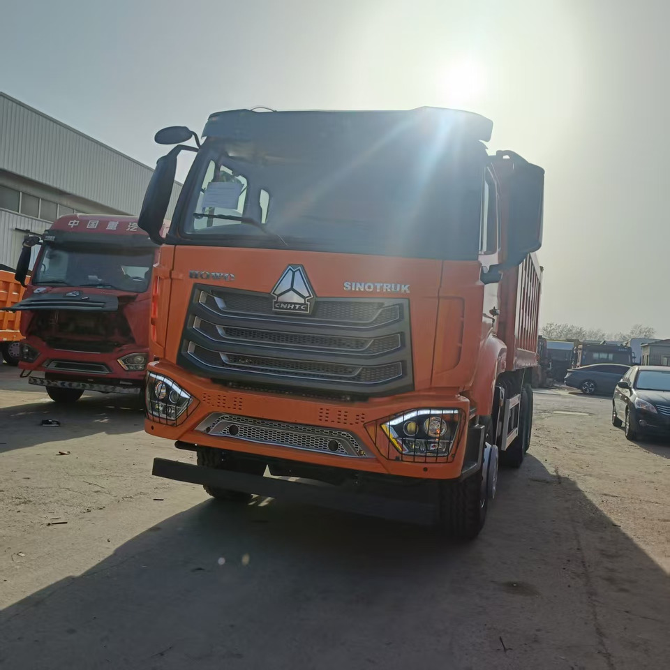 SINOTRUK HOHAN 6x4 - Truk jungkit: gambar 3 SINOTRUK HOHAN 6x4 - Truk jungkit: gambar 3