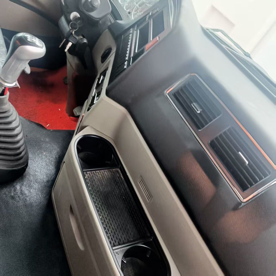 Truk jungkit SINOTRUK HOHAN 6x4: gambar 8