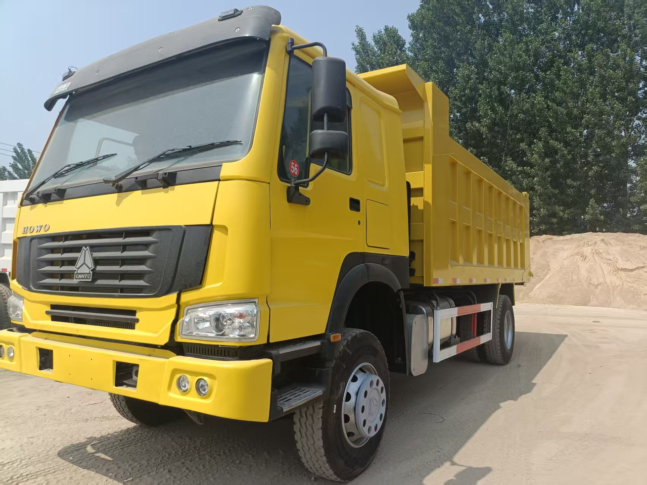 SINOTRUK HOWO 4x2 - Truk jungkit: gambar 2 SINOTRUK HOWO 4x2 - Truk jungkit: gambar 2