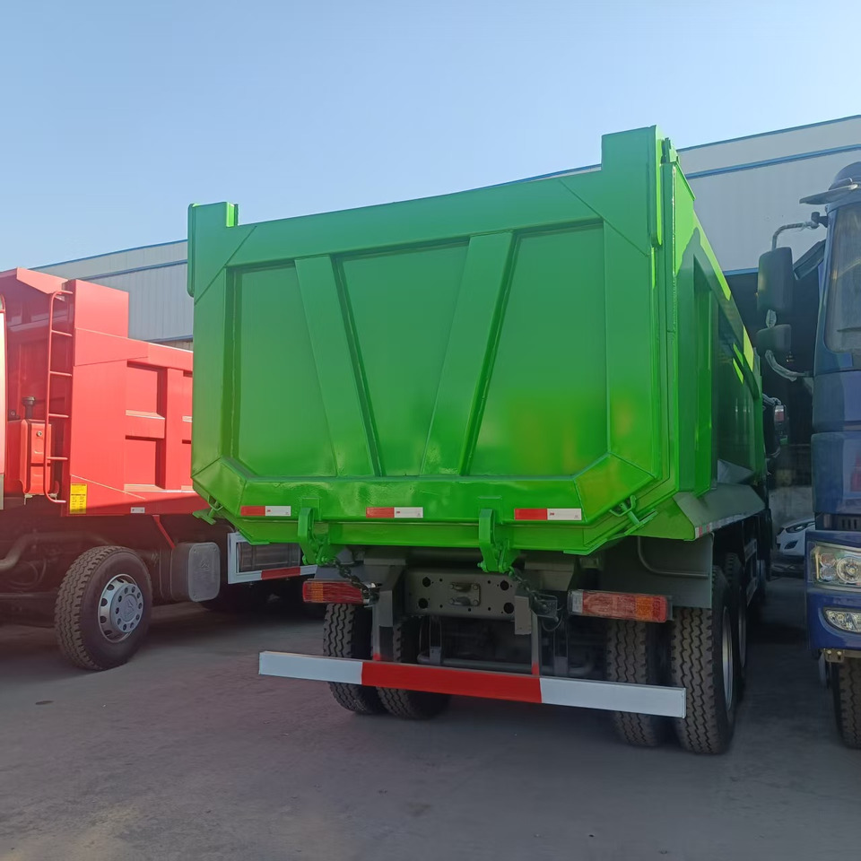 SINOTRUK HOWO 8x4 - Truk box: gambar 5 SINOTRUK HOWO 8x4 - Truk box: gambar 5