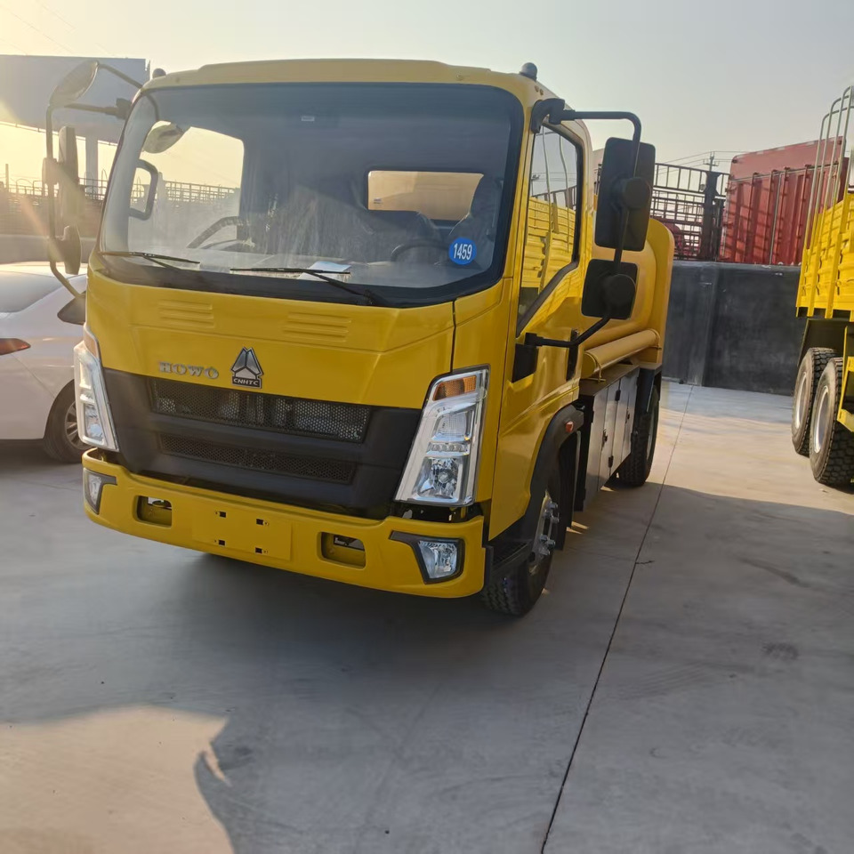 SINOTRUK HOWO - Truk tangki: gambar 5 SINOTRUK HOWO - Truk tangki: gambar 5