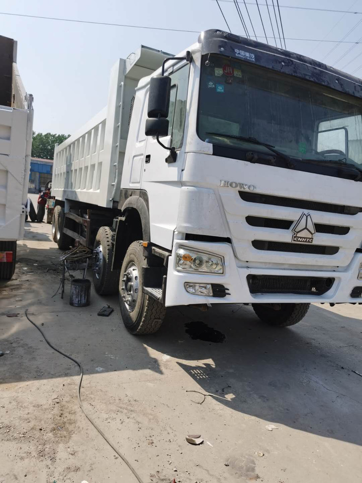 SINOTRUK HOWO - Truk jungkit: gambar 4 SINOTRUK HOWO - Truk jungkit: gambar 4