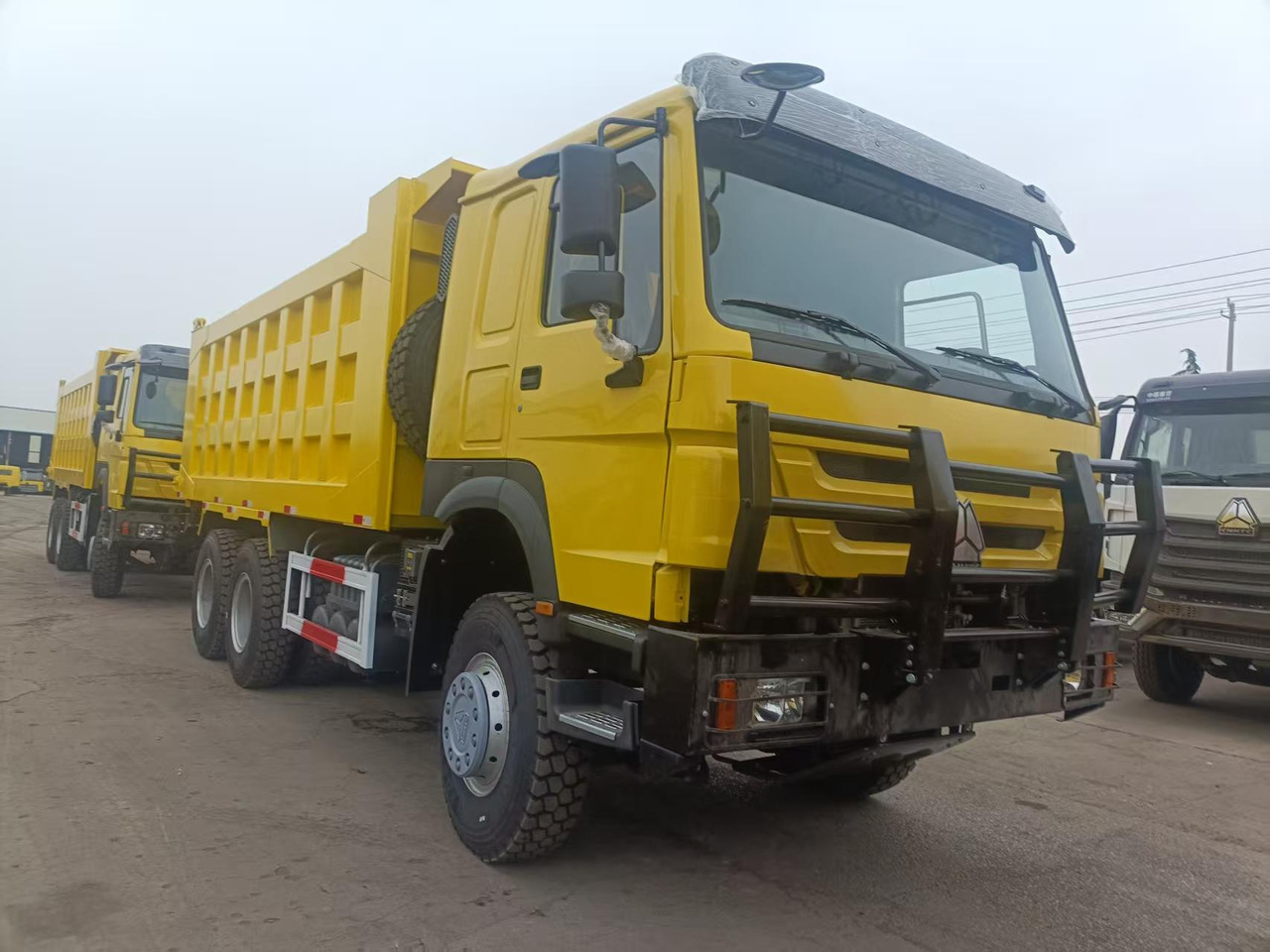 SINOTRUK HOWO - Truk jungkit: gambar 5 SINOTRUK HOWO - Truk jungkit: gambar 5