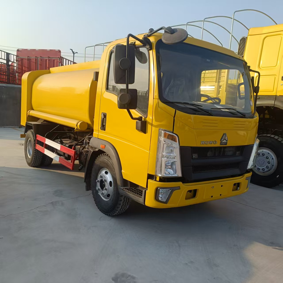 SINOTRUK HOWO - Truk tangki: gambar 1 SINOTRUK HOWO - Truk tangki: gambar 1
