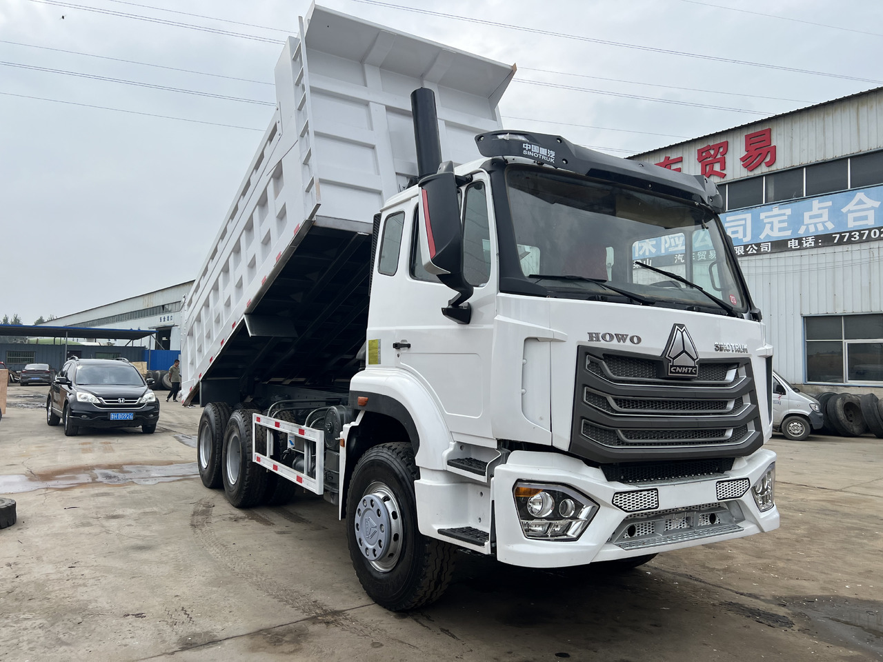 SINOTRUK HOWO - Truk jungkit: gambar 3 SINOTRUK HOWO - Truk jungkit: gambar 3