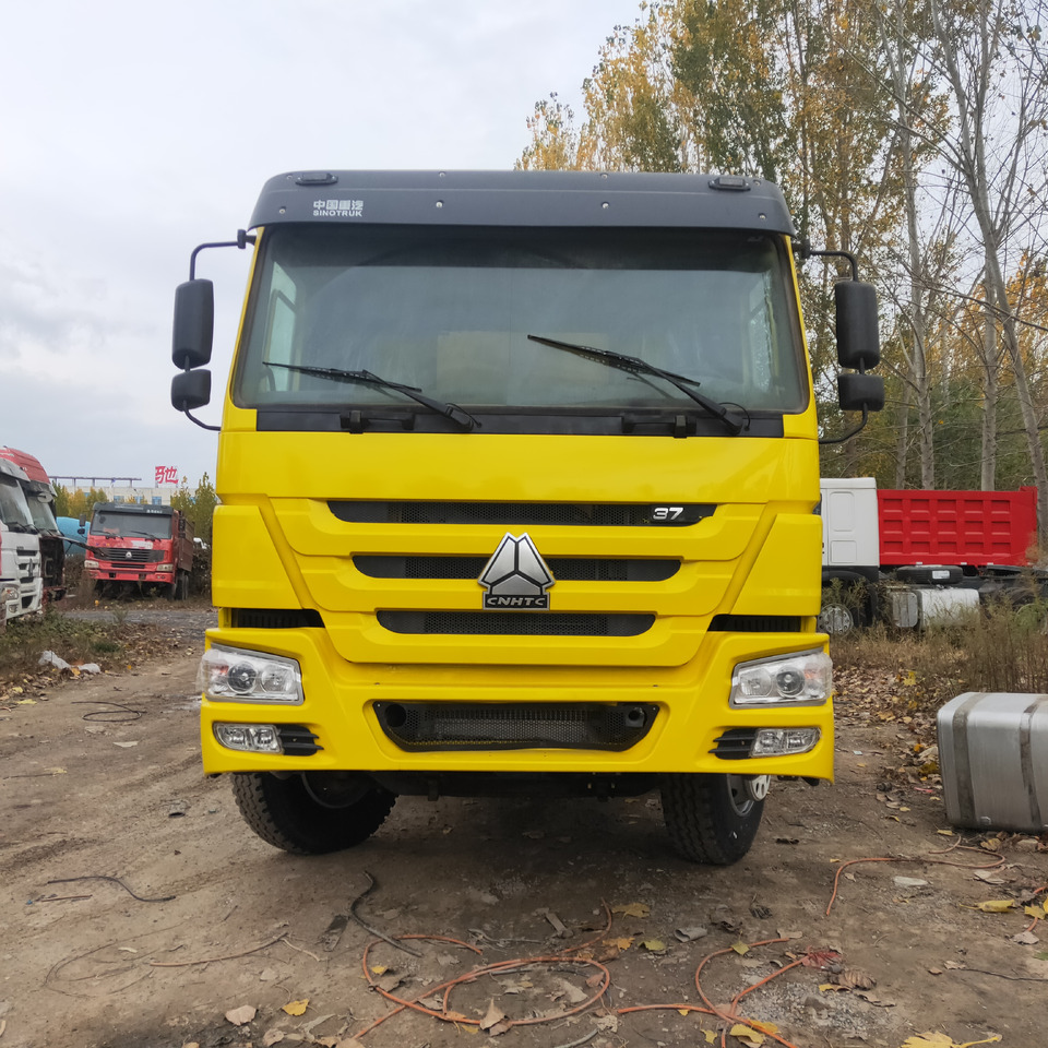 SINOTRUK HOWO - Truk jungkit: gambar 1 SINOTRUK HOWO - Truk jungkit: gambar 1