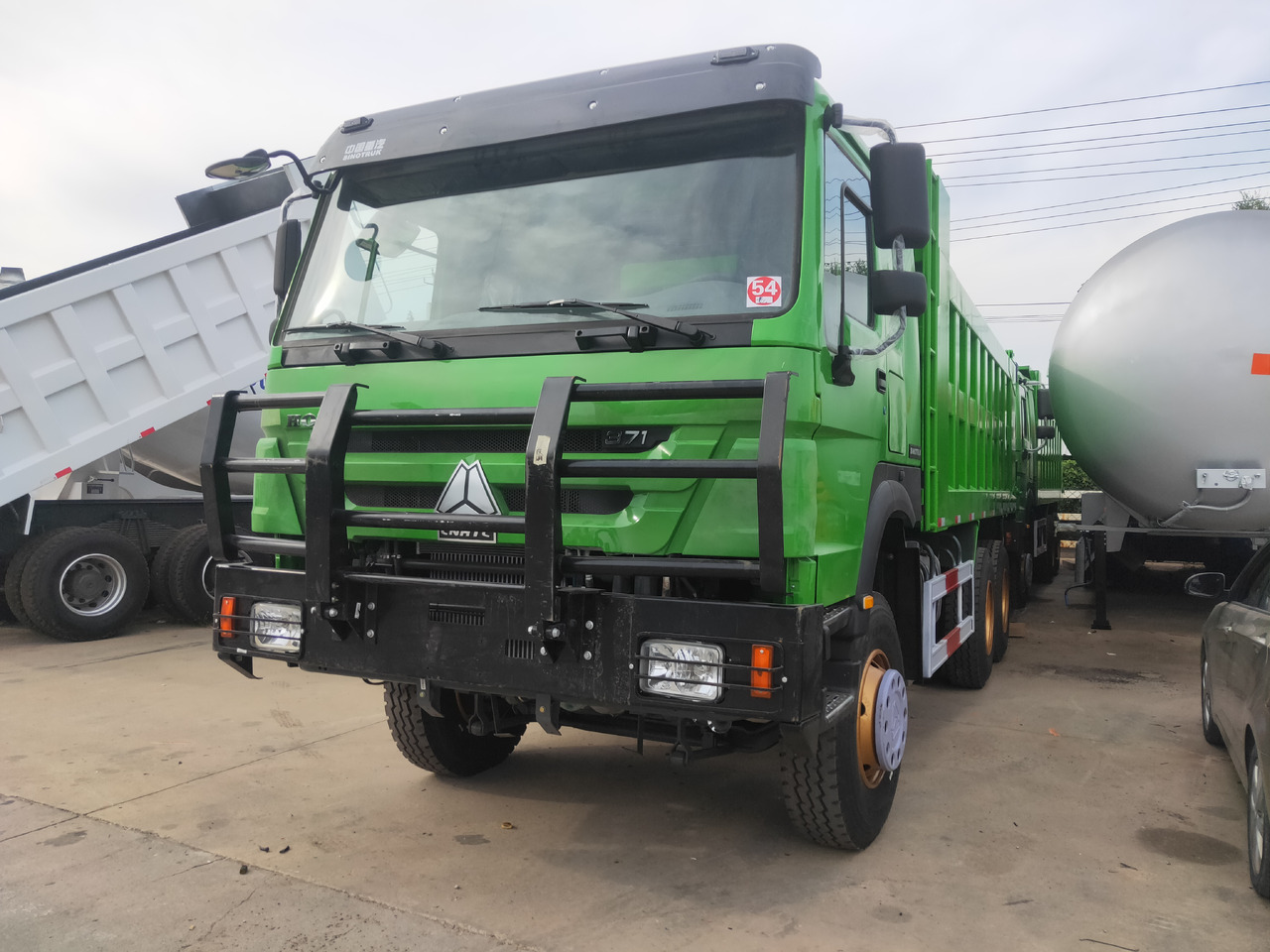 SINOTRUK Howo - Truk jungkit: gambar 2 SINOTRUK Howo - Truk jungkit: gambar 2