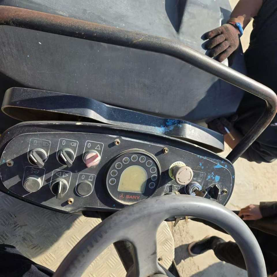 Sany STR30C - Roller: gambar 1 Sany STR30C - Roller: gambar 1
