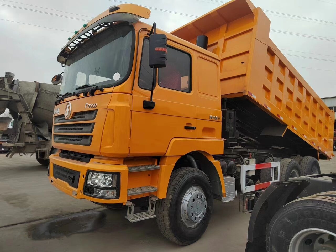 Shacman F3000 - Truk jungkit: gambar 2 Shacman F3000 - Truk jungkit: gambar 2