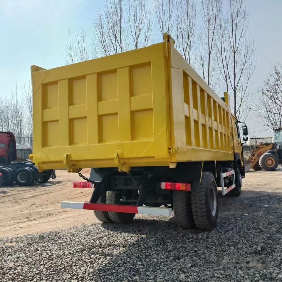 Sinotruk Howo - Truk jungkit: gambar 1 Sinotruk Howo - Truk jungkit: gambar 1