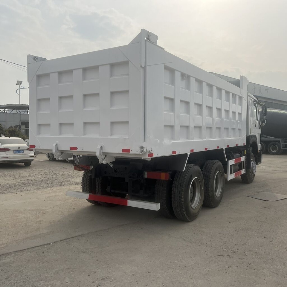 Sinotruk Howo - Truk jungkit: gambar 5 Sinotruk Howo - Truk jungkit: gambar 5