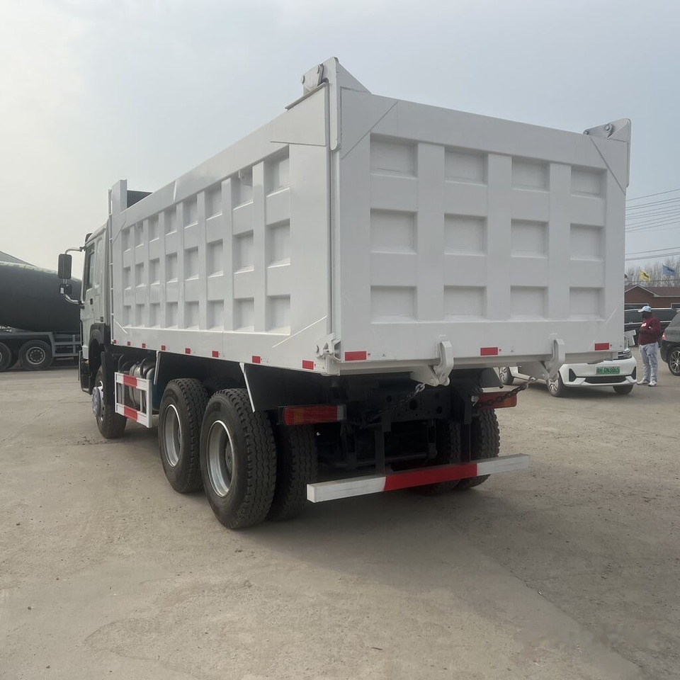 Sinotruk Howo - Truk jungkit: gambar 2 Sinotruk Howo - Truk jungkit: gambar 2