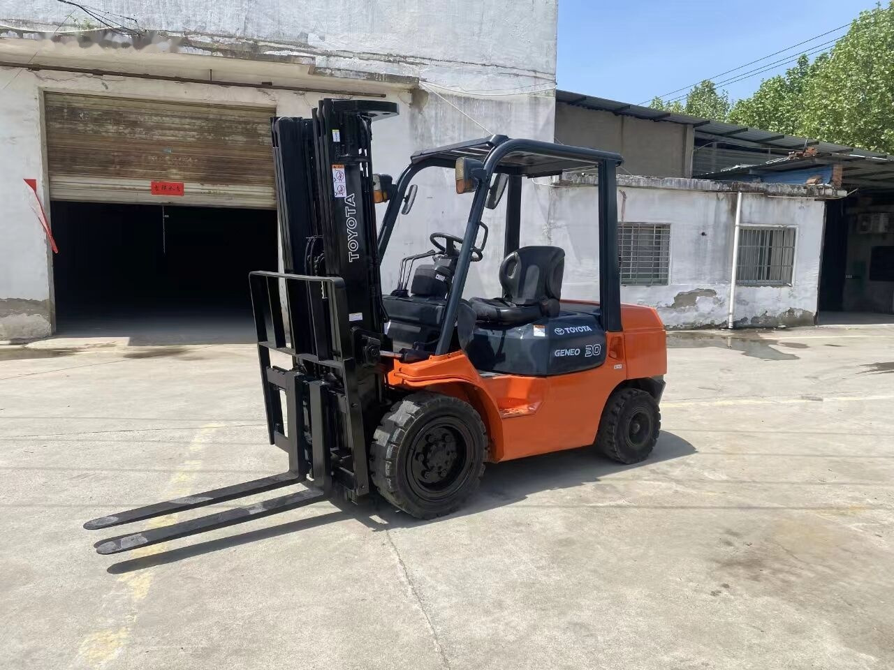 Toyota FD30 - Forklift LPG: gambar 2 Toyota FD30 - Forklift LPG: gambar 2