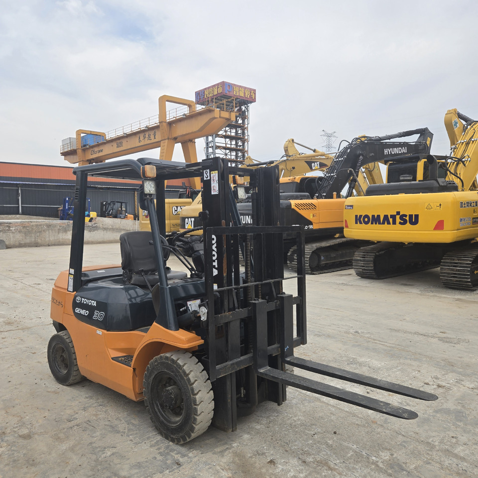 Toyota FD30 - Forklift diesel: gambar 5 Toyota FD30 - Forklift diesel: gambar 5