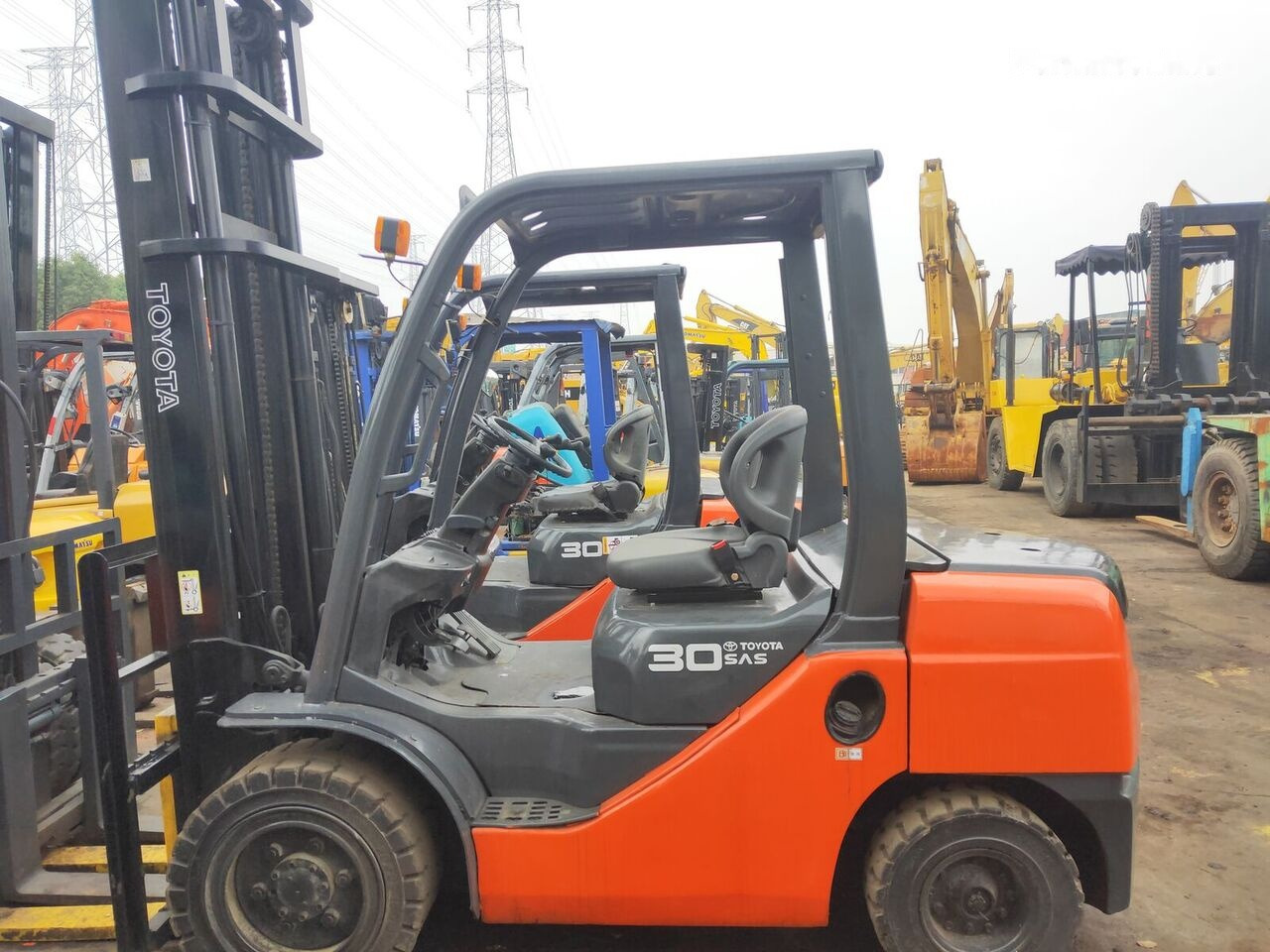 Toyota FD30 - Forklift diesel: gambar 2 Toyota FD30 - Forklift diesel: gambar 2