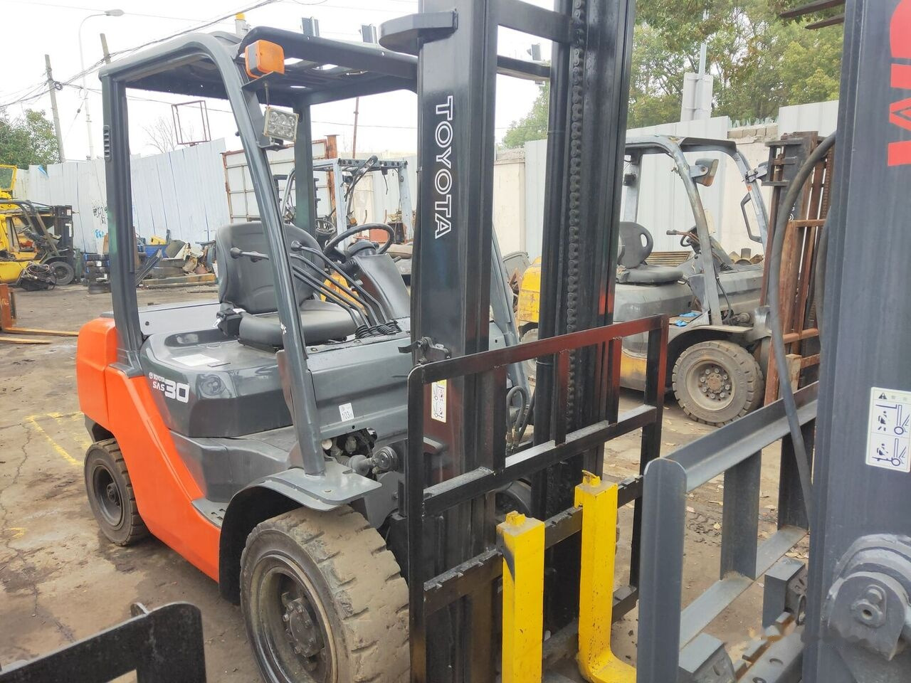 Toyota FD30 - Forklift diesel: gambar 4 Toyota FD30 - Forklift diesel: gambar 4