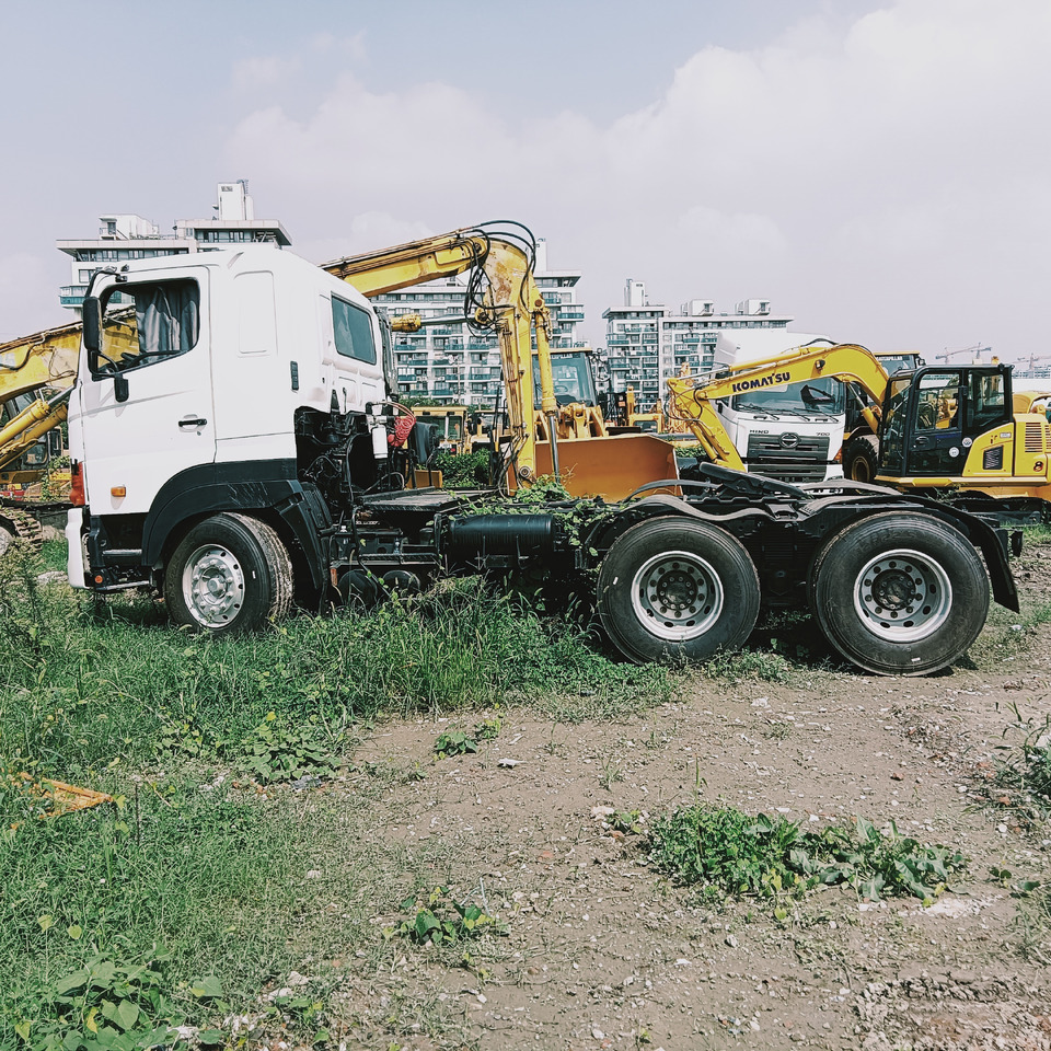 HINO 700 - Tractor head: gambar 5 HINO 700 - Tractor head: gambar 5