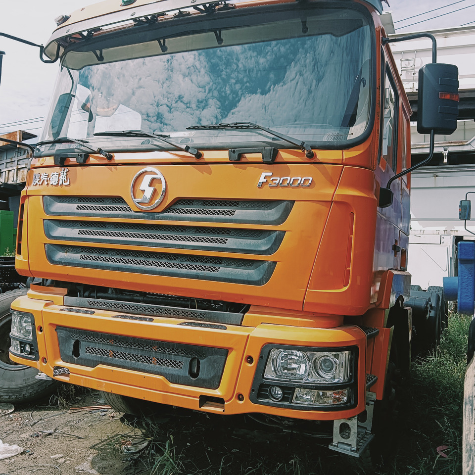 SHACMAN F3000 - Tractor head: gambar 2 SHACMAN F3000 - Tractor head: gambar 2