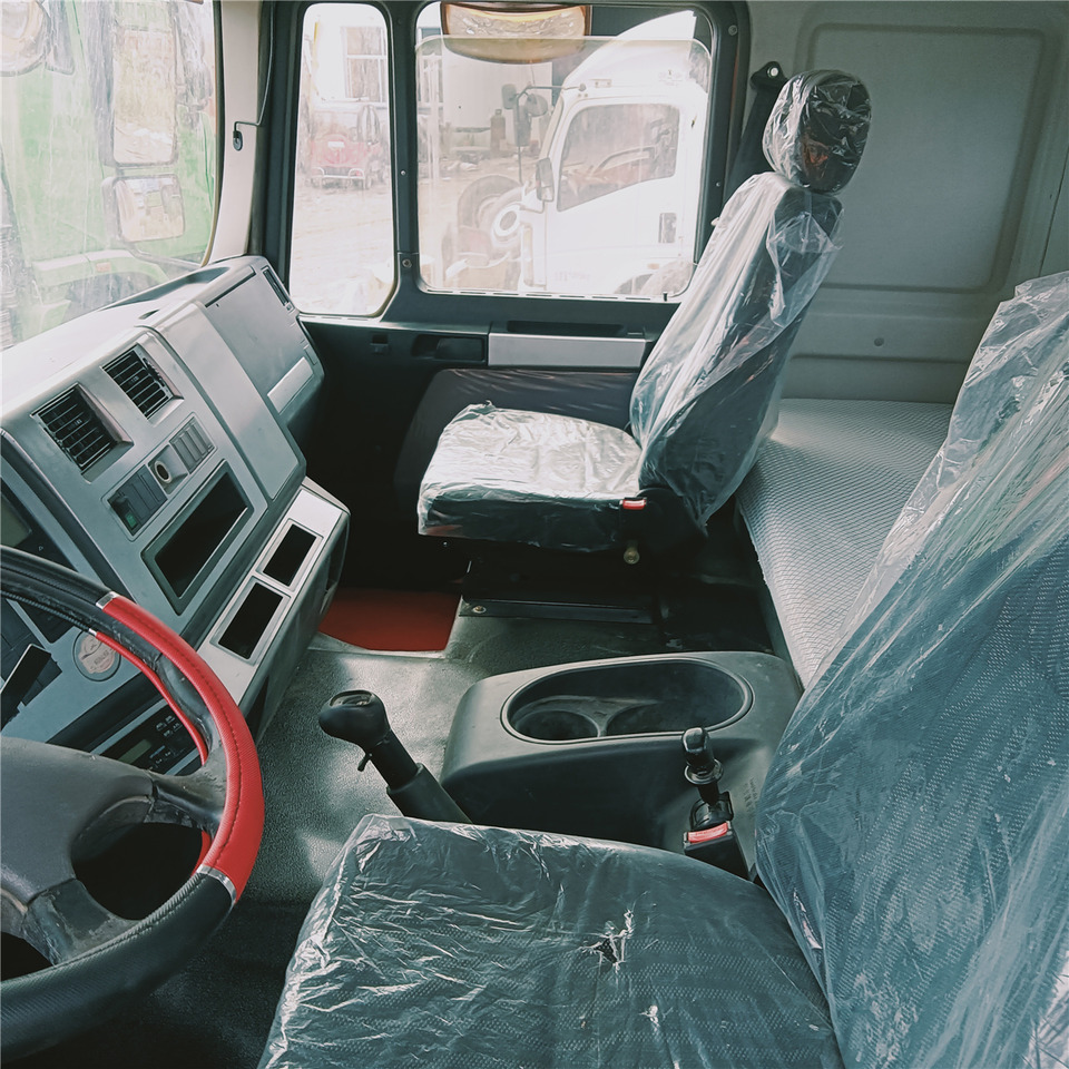 SHACMAN F3000 trailer head - Tractor head: gambar 1 SHACMAN F3000 trailer head - Tractor head: gambar 1